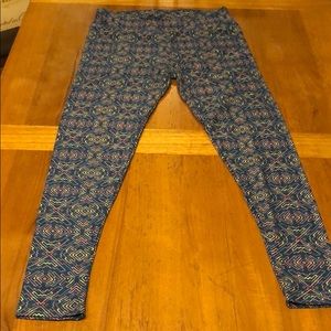 LuLaRoe Tall & Curvy Leggings